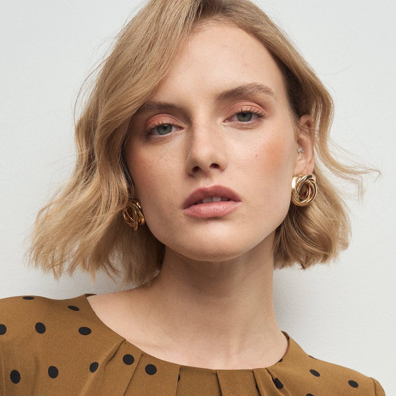 Pendientes Bonded Dorado Madame