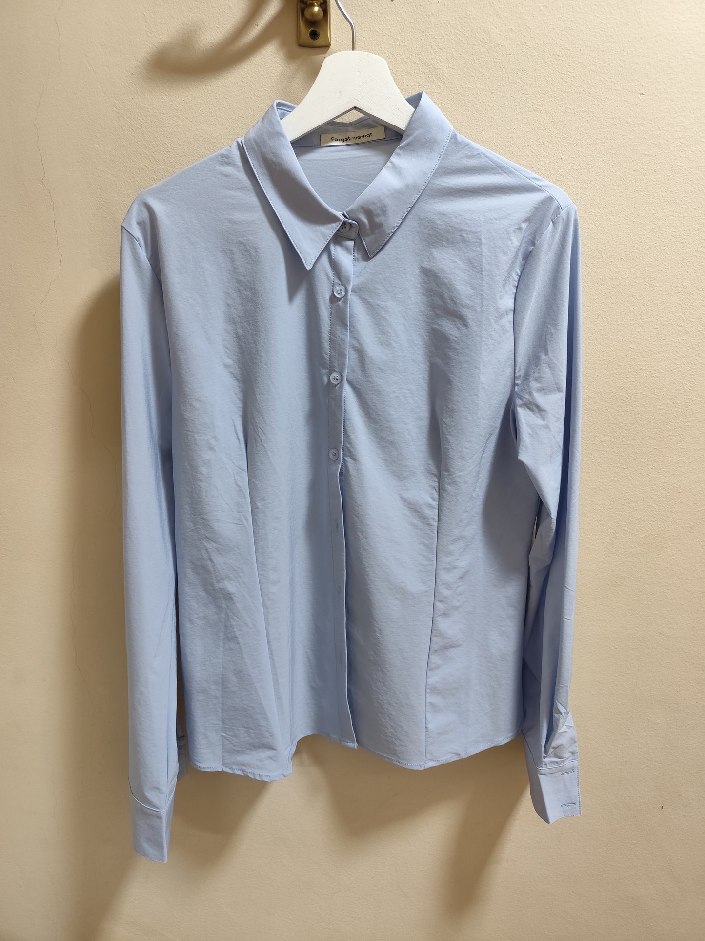 Blusa básica entallada