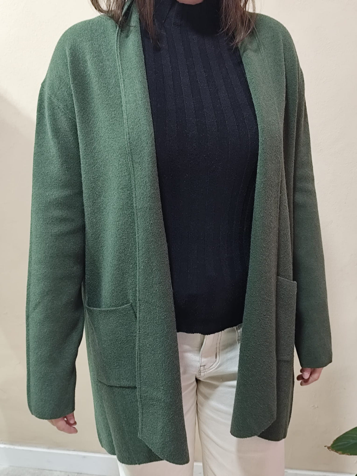 Cárdigan largo en tejido grueso con bolsillos