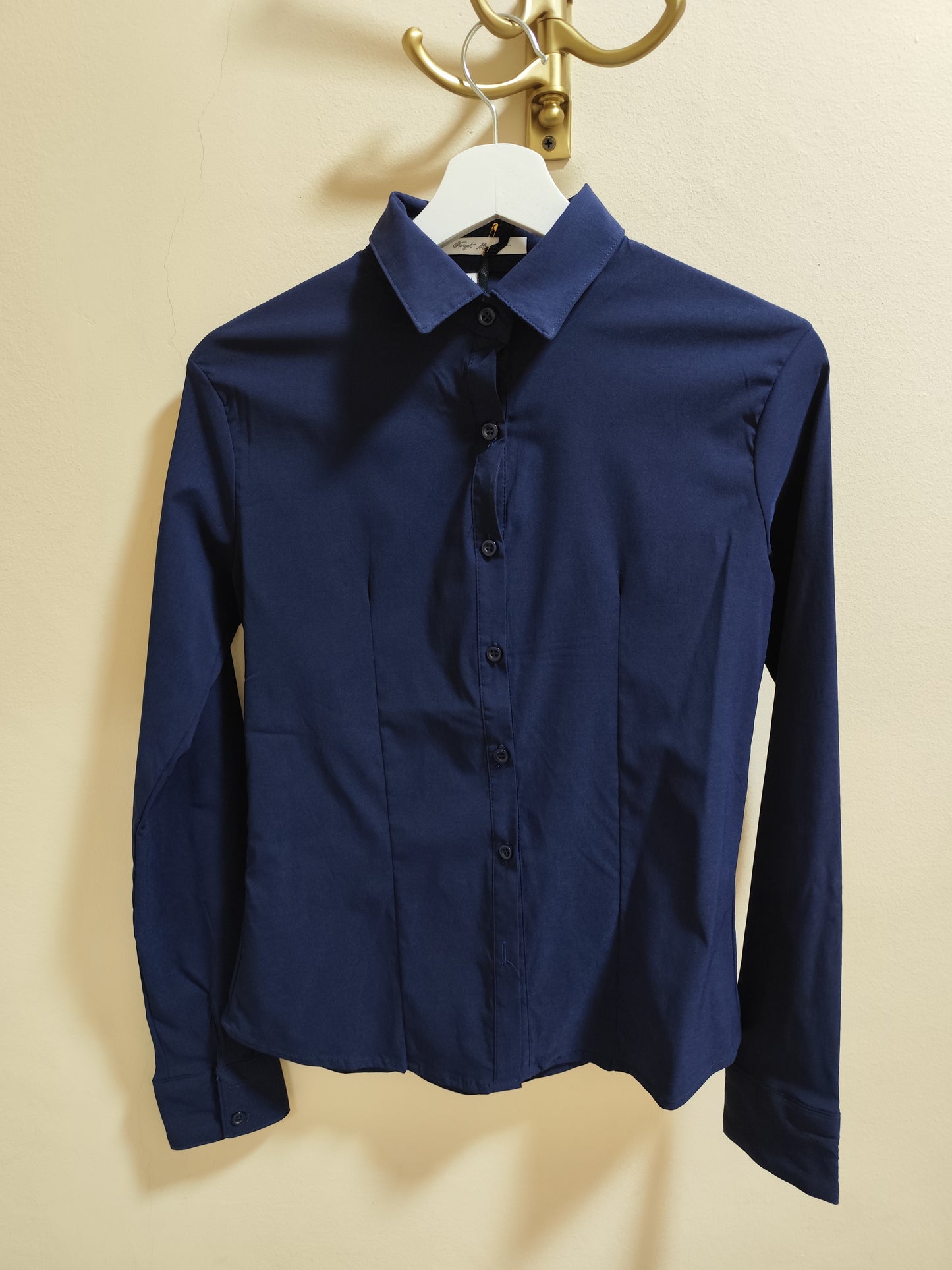 Blusa básica entallada